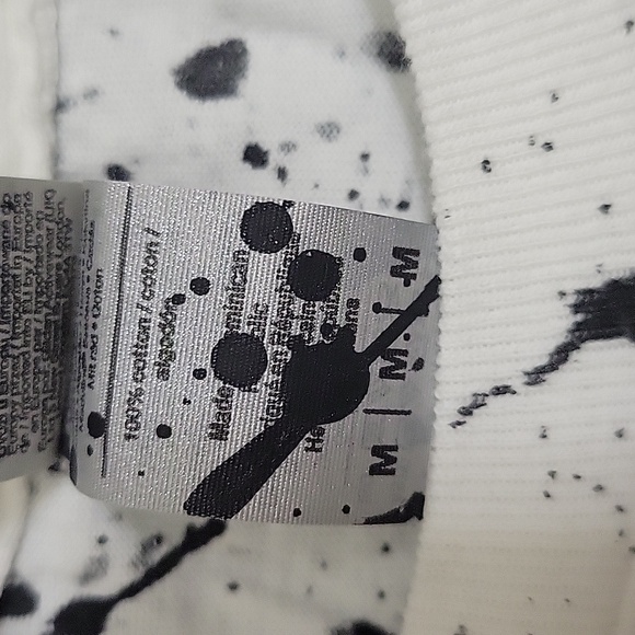 NWOT Christmas Tee with Paint Splatter - Picture 5 of 5